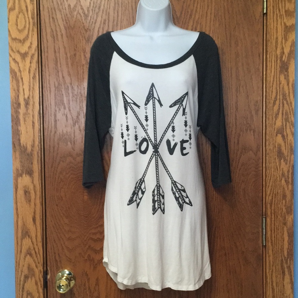 Western Arrow Long Tunic T-shirt NWOT